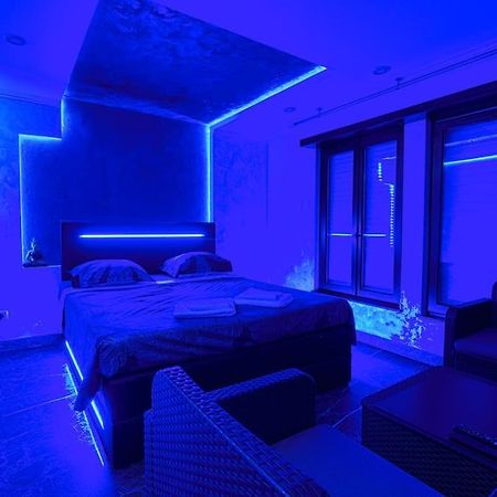 Appart Hotel Avec Sauna, Jacuzzi, Strasburgo Esterno foto