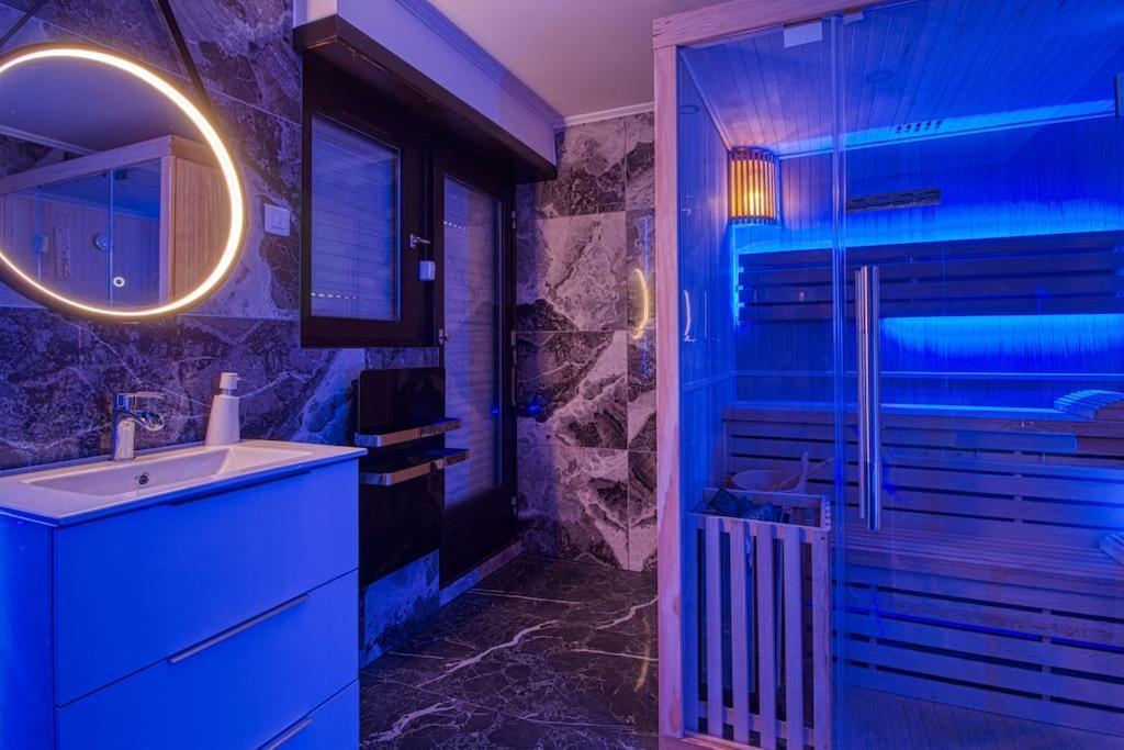 Appart Hotel Avec Sauna, Jacuzzi, Strasburgo Esterno foto