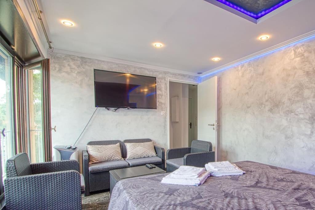 Appart Hotel Avec Sauna, Jacuzzi, Strasburgo Esterno foto