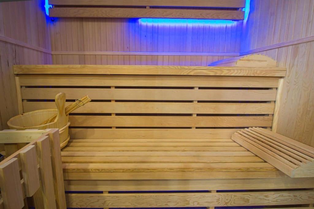 Appart Hotel Avec Sauna, Jacuzzi, Strasburgo Esterno foto
